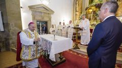 O vicepresidente da Deputaci�n, Rafa Dom�nguez foi o encargado de ler a ofrenda institicional � Virxe Peregrina.