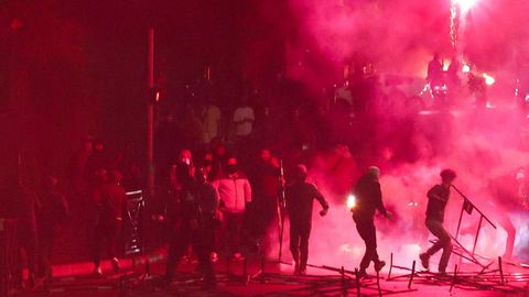 Tercera noche de disturbios en Francia por la muerte de un joven a manos de la polic�a