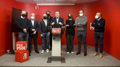 Imagen de archivo del l�der del PSdeG, Gonz�lez Formoso (en el centro), con los presidentes provinciales