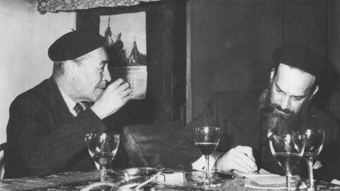 Camilo José Cela, con Josep Pla en casa de este