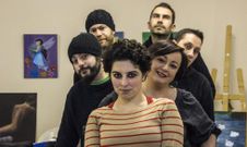 Los seis integrantes de la compa��a teatral A Catorce act�an este s�bado en Cerceda. 