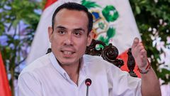 El presidente interino de Per�, Jos� Jer�