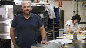 Daniel S�nchez Ca��s, gerente de la Tahona. 