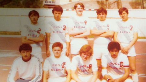 Equipo de balonmano patrocinado por Destiler�as del Noroeste