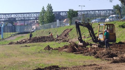 Obras de explanaci�n en una finca r�stica