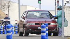 Zona del HULA en la que se realizan desde el coche los test r�pidos de detecci�n del covid-19