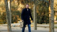 El vicepresidente de Derechos Sociales, Pablo Iglesias, a su llegada al Palacio de la Moncloa para asistir al primer Consejo de Ministros de coalici�n presidido por Pedro S�nchez