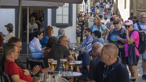 Ambiente en las terrazas de Santiago