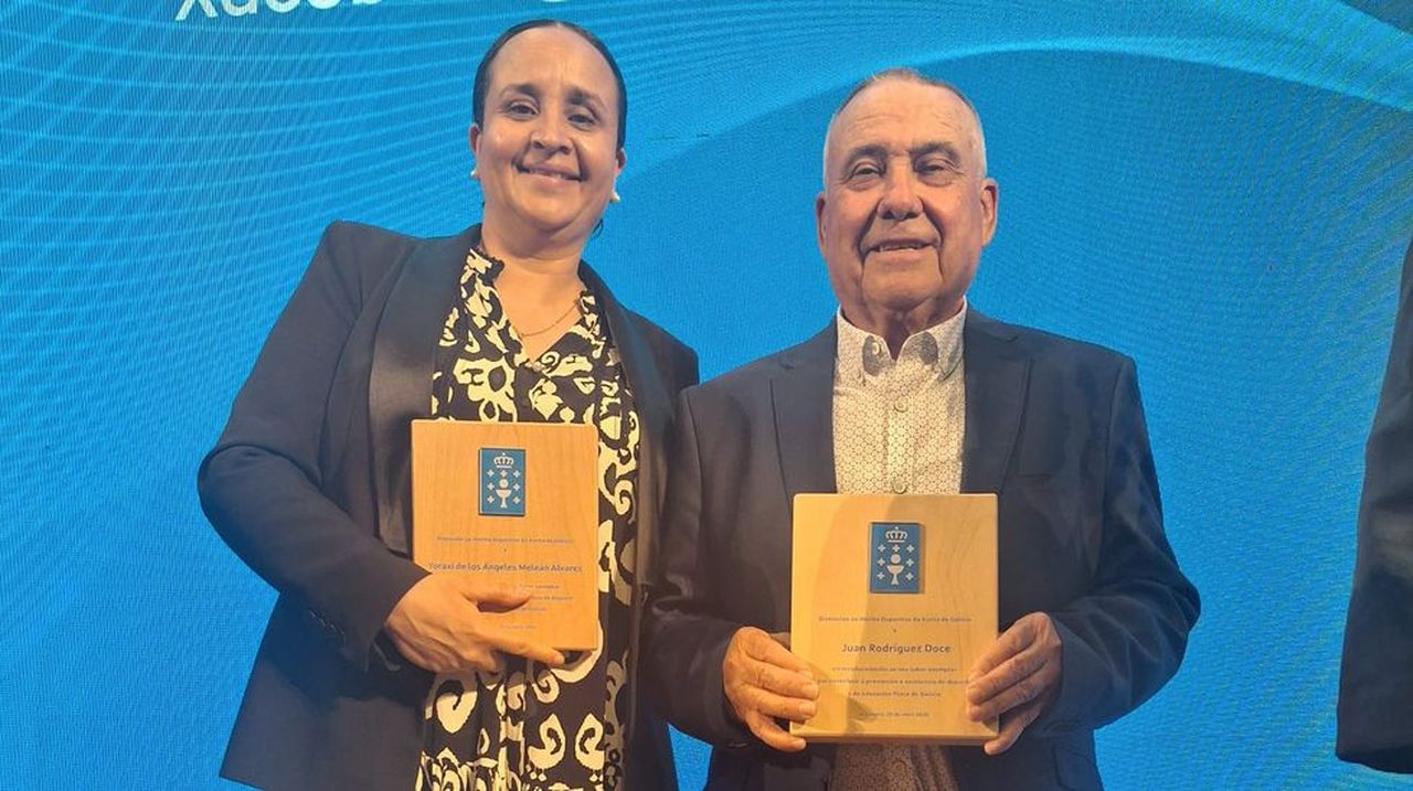 Yoraxi Meleán y Juan Rodríguez reciben la medalla al mérito deportivo de Galicia