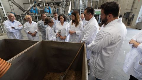 VISITAS.  La semana pasada, la conselleira de Medio Rural, Mara Jos Gmez, visit las instalaciones en Cerceda. En abril estuvo Rueda. La ltima inversin ha sido de 7,7 millones. 