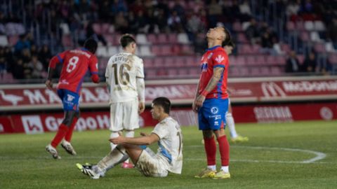 Lance del encuentro entre el Numancia y el Fabril.