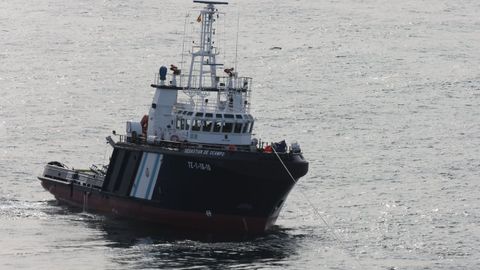 El Sebasti&aacute;n de Ocampo, buque adscrito al Servizo de Gardacostas de la Xunta de Galicia, en la r&iacute;a de Camari&ntilde;as
