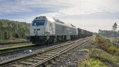 Un tren accede a las instalaciones de Sogama en Cerceda.