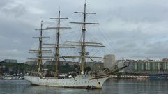El velero m�s viejo del mundo atrancando en Oza.