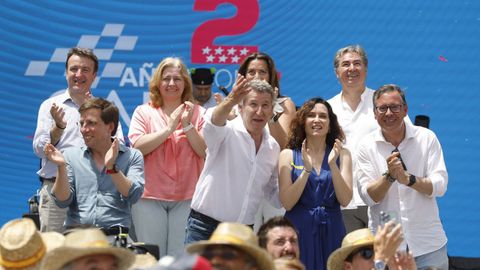 Feijoo, Ayuso, Almeida y otros dirigentes del PP en el acto celebrado este domingo en Madrid. 