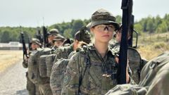 La princesa Leonor durante sus primeras maniobras militares