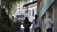 Una patrulla de la Polic�a Local, en las inmediaciones de la plaza de Vigo del Ensanche.