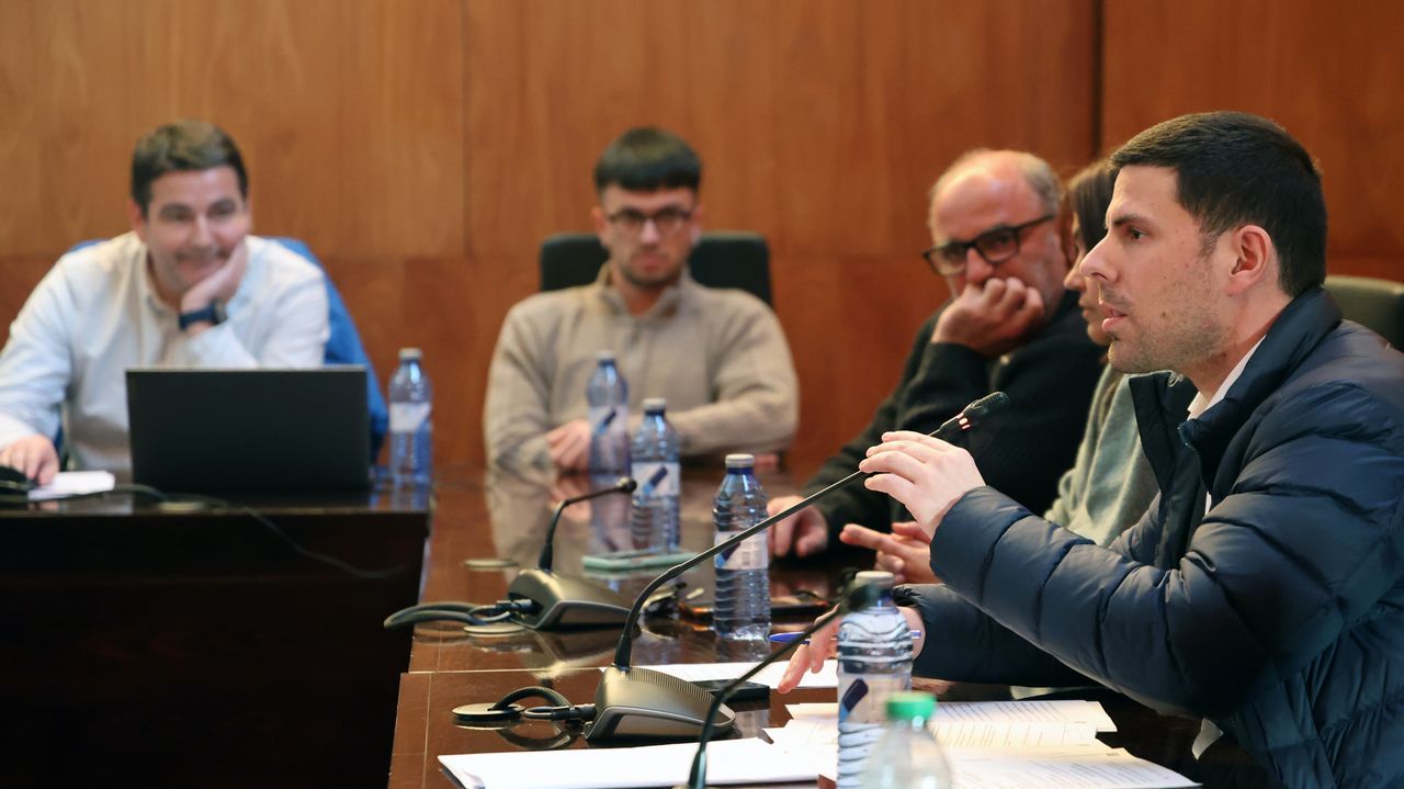 A Illa saca adelante las cuentas de 2026 con el voto en contra del PP local