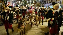 Abarrote en la cabalgata de Pap� Noel en Ourense.