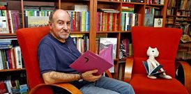 Xos� Ballesteros, onte en Pontevedra, despois de co�ecer a noticia da concesi�n do premio.