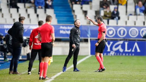 Anquela�Luis Mario Milla Alvendiz Real Oviedo Barcelona B Carlos Tartiere.Anquela es expulsado por el colegiado Milla Alvendiz