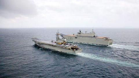 El portaviones Prncipe de Asturias y el Juan Carlos I, navegando juntos, en una foto de archivo