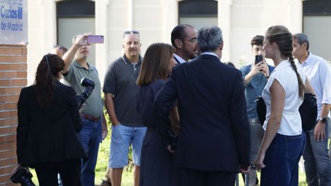 La princesa Leonor junto al rector de la Universidad Carlos III, �ngel Arias; la vicerrectora de estudiantes, Pilar Otero, y el decano de la Facultad de Ciencias Sociales y Jur�dicas, Antonio Descalzo