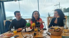 La alcaldesa de Mar�n, Mar�a Ramallo, entre los concejales Pablo Novas y Mari�n Sanmart�n