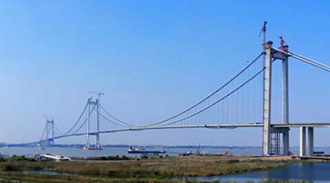 Taizhou, Cina. Cuenta con dos vanos de m�s de un kil�metro de largo cada uno