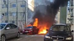 Un contenedor de papel arde en Pontepedri�a, en Santiago, y afecta a tres veh�culos