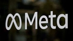 El logo de Meta en sus oficinas de Los �ngeles