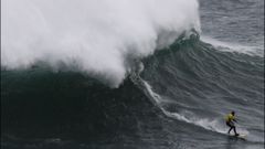 Espect�culo sobre las olas en Ribadeo