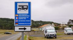 Aparcamiento de autocaravanas en Doni�os, en una imagen tomada este lunes.