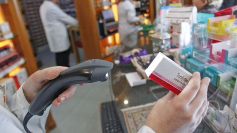 Sistema de verificación de medicamentos en una farmacia