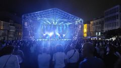 La Praza Maior de Viveiro estuvo llena durante el concierto que ofreci De Ninghures