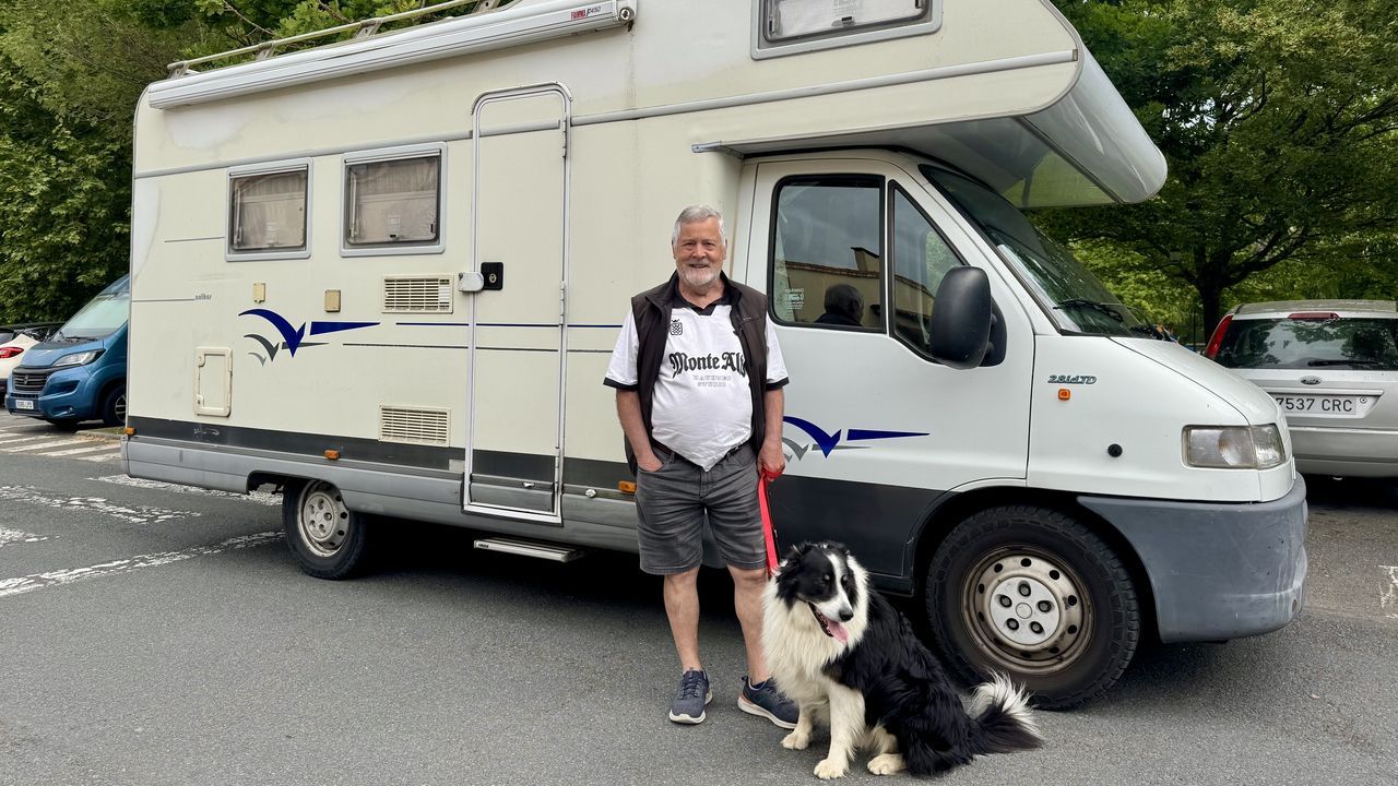 La felicidad de prejubilarse con 58 años: «Hai dez anos comprei unha autocaravana e xa visitei máis de 60 pobos de España»
