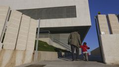 Entrada al edificio de infantil del CEIP Emilia Pardo Baz�n