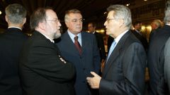 Xos� Lu�s Barreiro y Meil�n Gil, frente a frente, con Pablo Gonz�lez Mari�as en una imagen del a�o 2004.