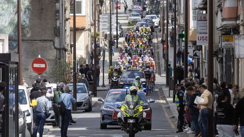 Las fotos del pelot�n ciclista de O Gran Cami�o a su salida desde Carballo