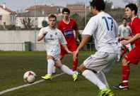 El Ponteceso gana su primer partido con Barca en el banquillo ante el Monte Louro en O Pinguel. 