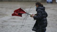 Las fuertes precipitaciones registradas en Compostela por la ma�ana fueron perdiendo intensidad a lo largo del d�a