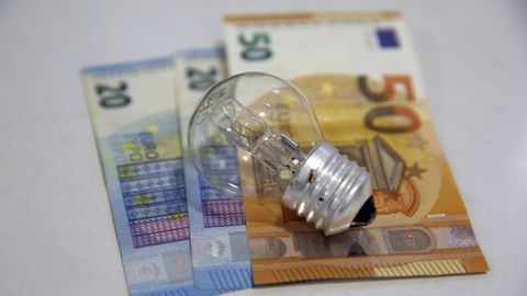  A 96,7 euros de media sale el megavatio hora en los primeros 26 d�as de este agosto, frente a los 154,89 del mismo mes el a�o pasado