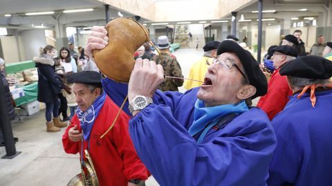 Feria de productos de Entroido en el Mercado de Lugo