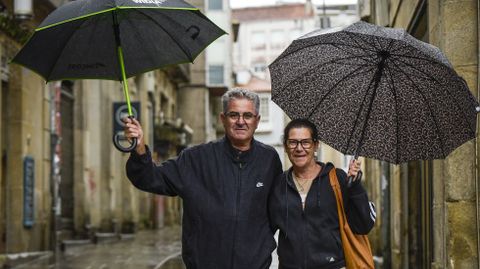 Antonio y Paola, portugueses, est�n pasando una semana en Sanxenxo y este domingo esperan la visita de su hija.