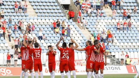 Jugadores del Almer�a celebran una victoria la temporada pasada