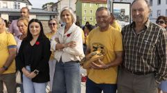 Representantes socialistas (Patricia Iglesias, segunda por la izquierda), en la movilizaci�n de este pasado jueves en Laxe