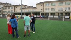 Visita de Javier Arias y Elena Candia al colegio de As Mercedes para anunciar las obras
