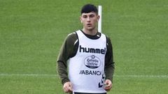 Yoel Lago encadena dos convocatorias del Celta en liga siendo descartado por Claudio Gir�ldez.