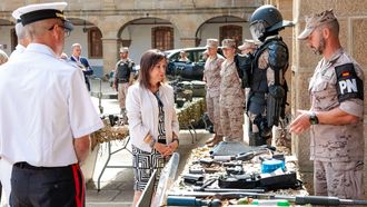 Visita de la ministra de Defensa, Margarita Robles, al Tercio Norte