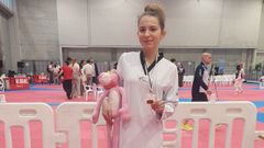 La taekuondista viveirense, con su medalla en Moa�a.